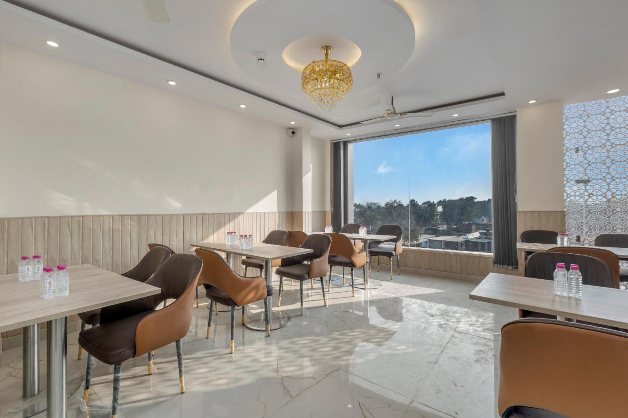 Ayodhya Hotel Sudarshan מראה חיצוני תמונה