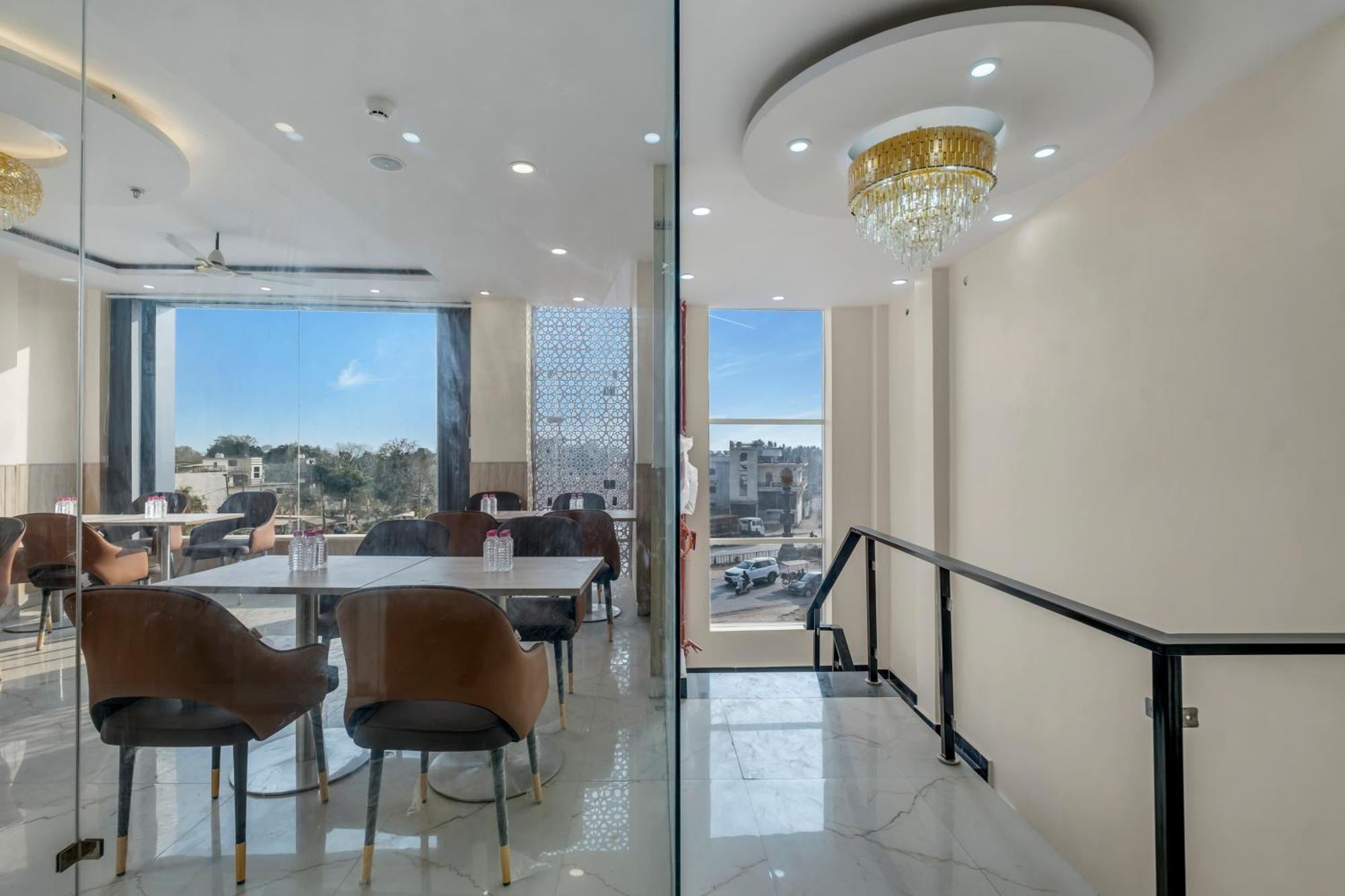 Ayodhya Hotel Sudarshan מראה חיצוני תמונה