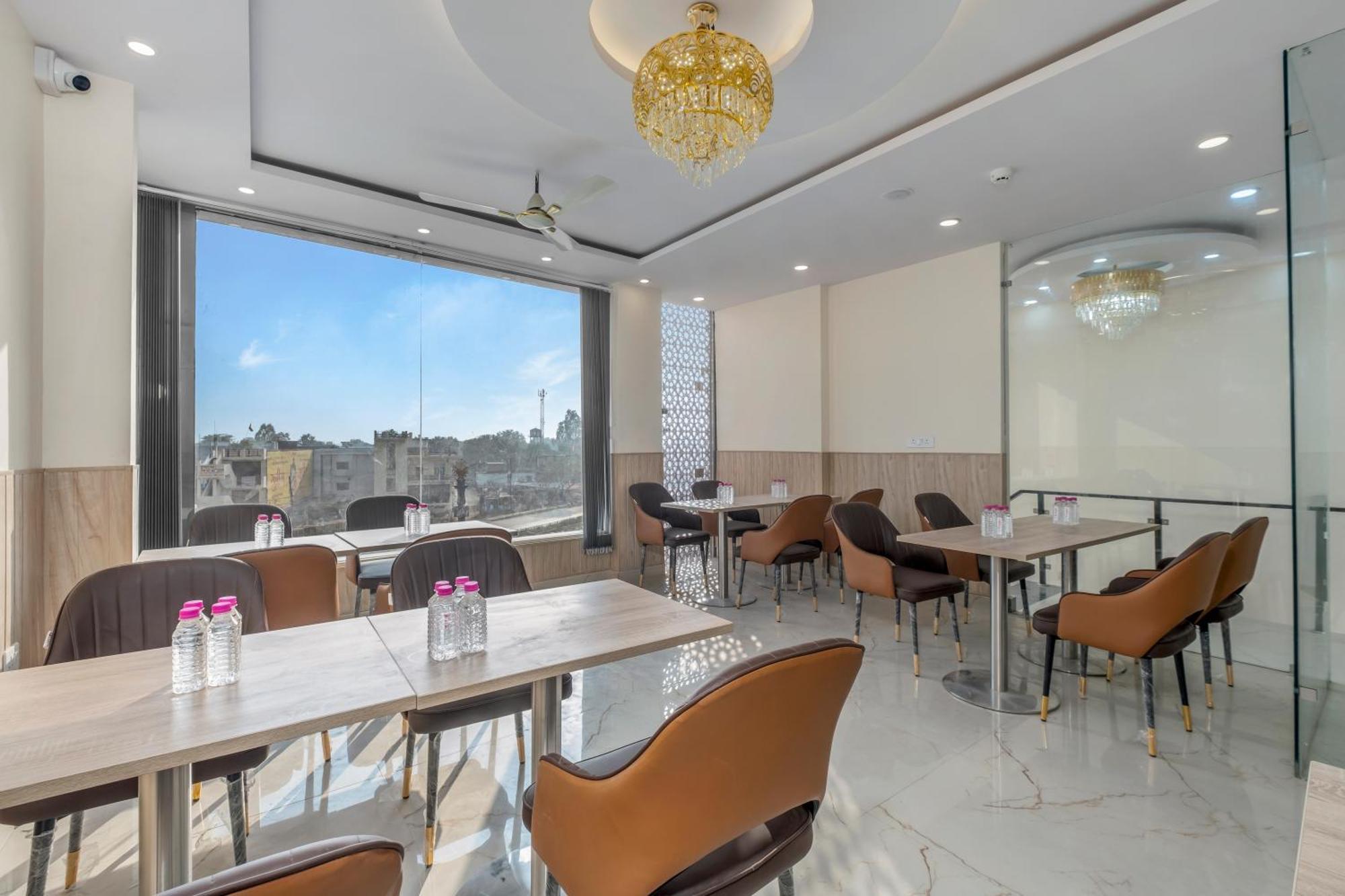 Ayodhya Hotel Sudarshan מראה חיצוני תמונה