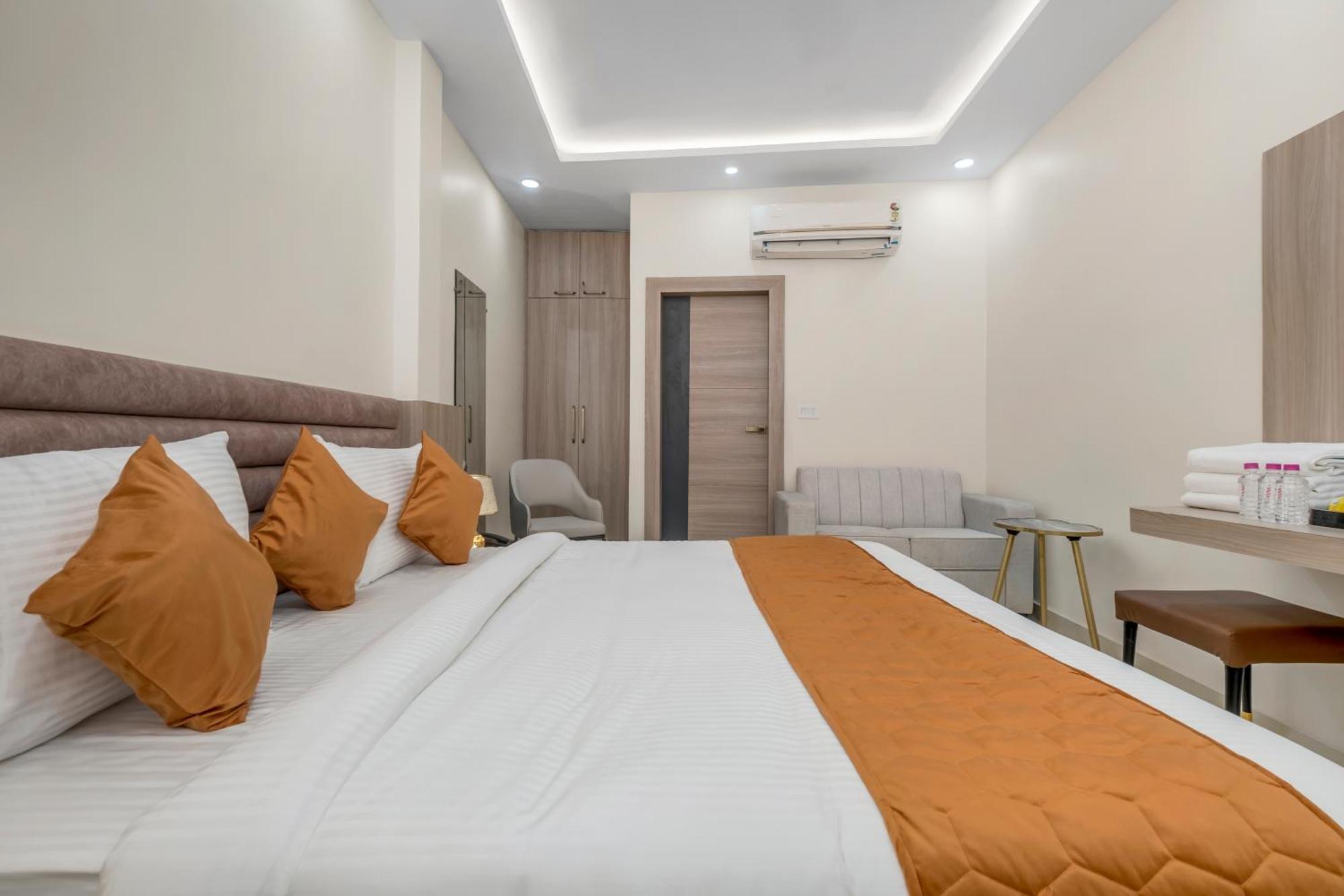 Ayodhya Hotel Sudarshan מראה חיצוני תמונה