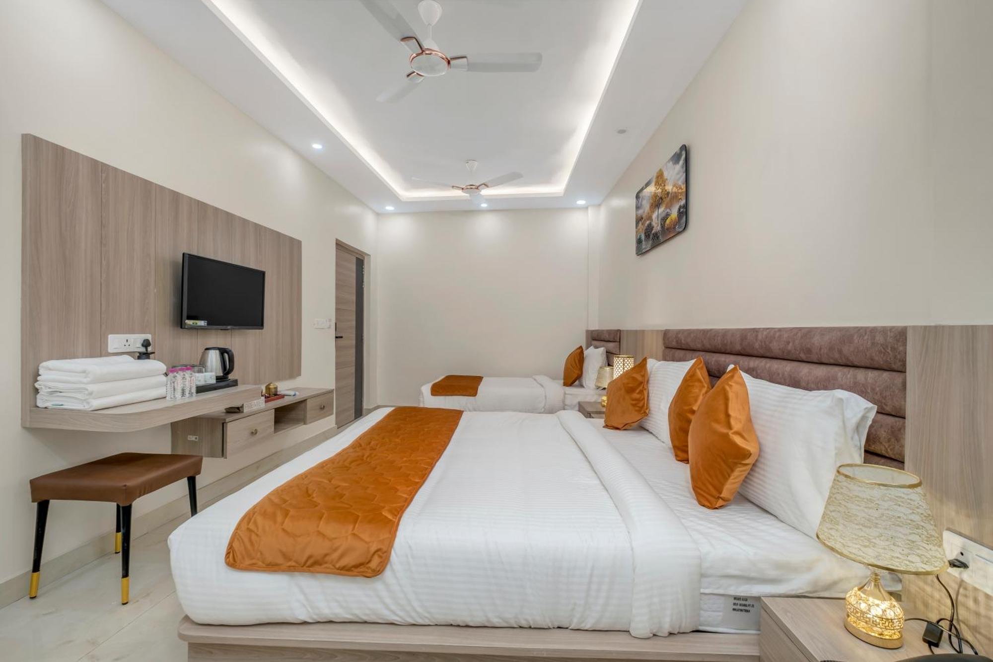 Ayodhya Hotel Sudarshan מראה חיצוני תמונה