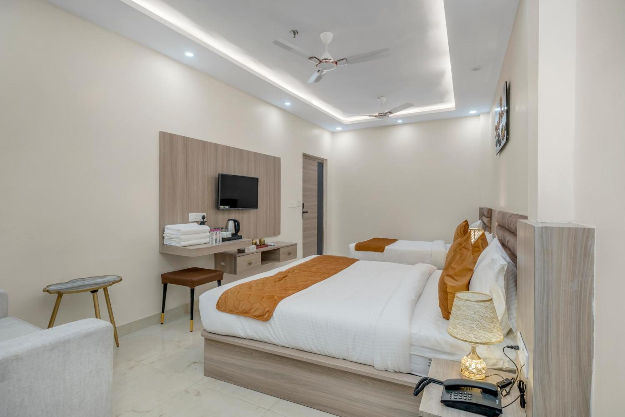 Ayodhya Hotel Sudarshan מראה חיצוני תמונה